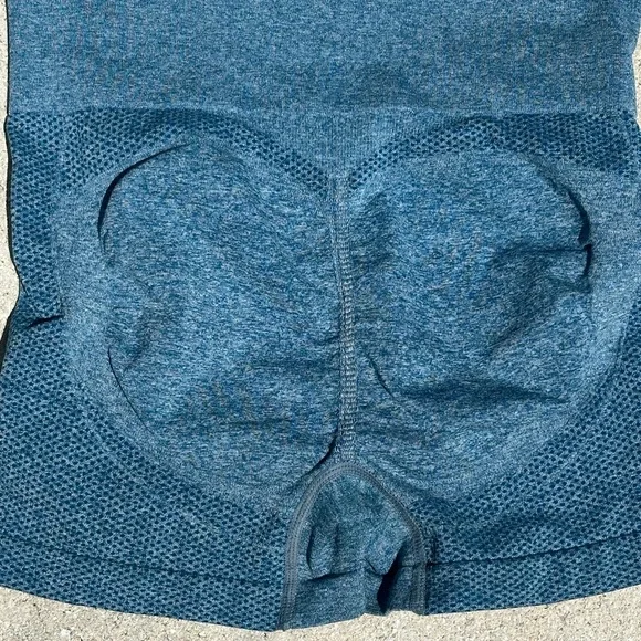 SHEIN Sport Studio Seamless Tummy Control Sports Shorts high waisted shorts - Picture 8 of 10